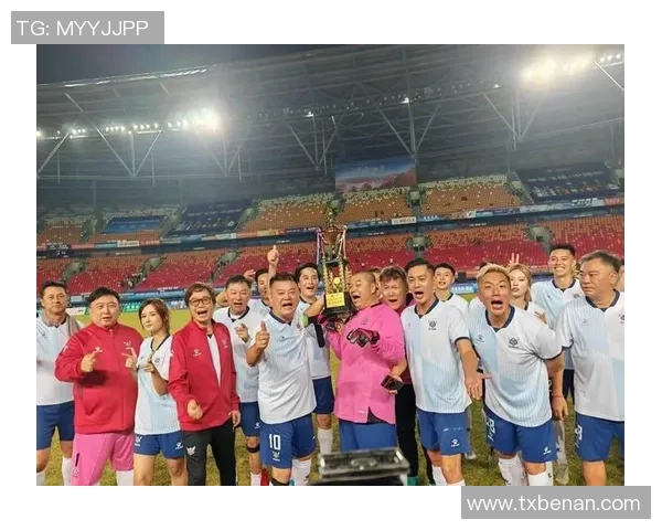 足球明星在野球场的精彩对决与友谊赛引发的热烈讨论与关注